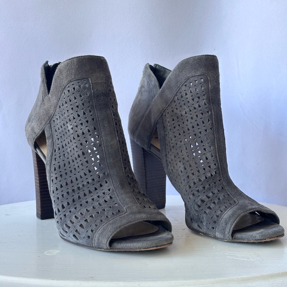 Vince Camuto Cranita Gray Suede Peeptoe Booties Size 8